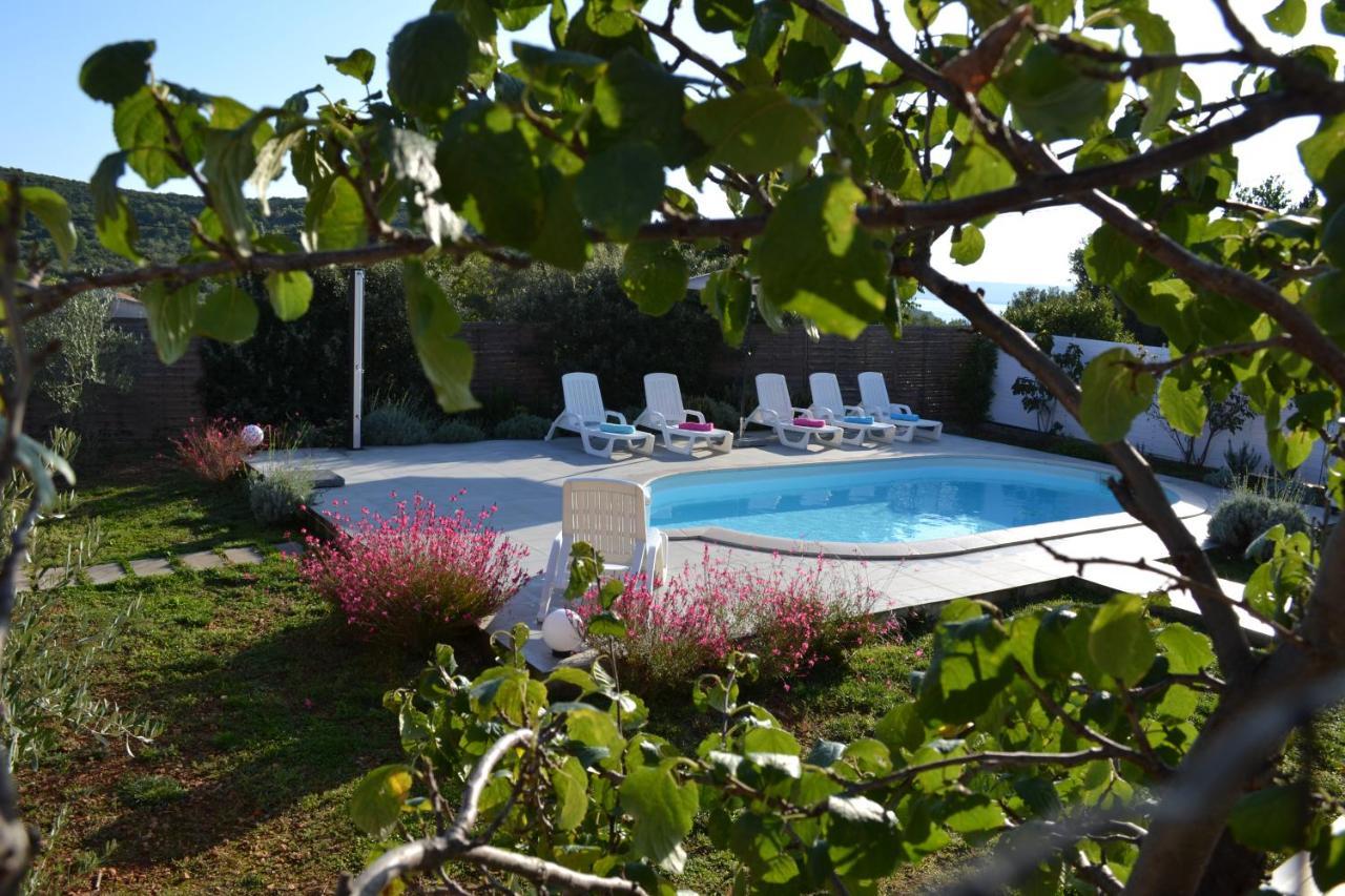 Holiday Home On Dugi Otok - Otok Brbinj ภายนอก รูปภาพ