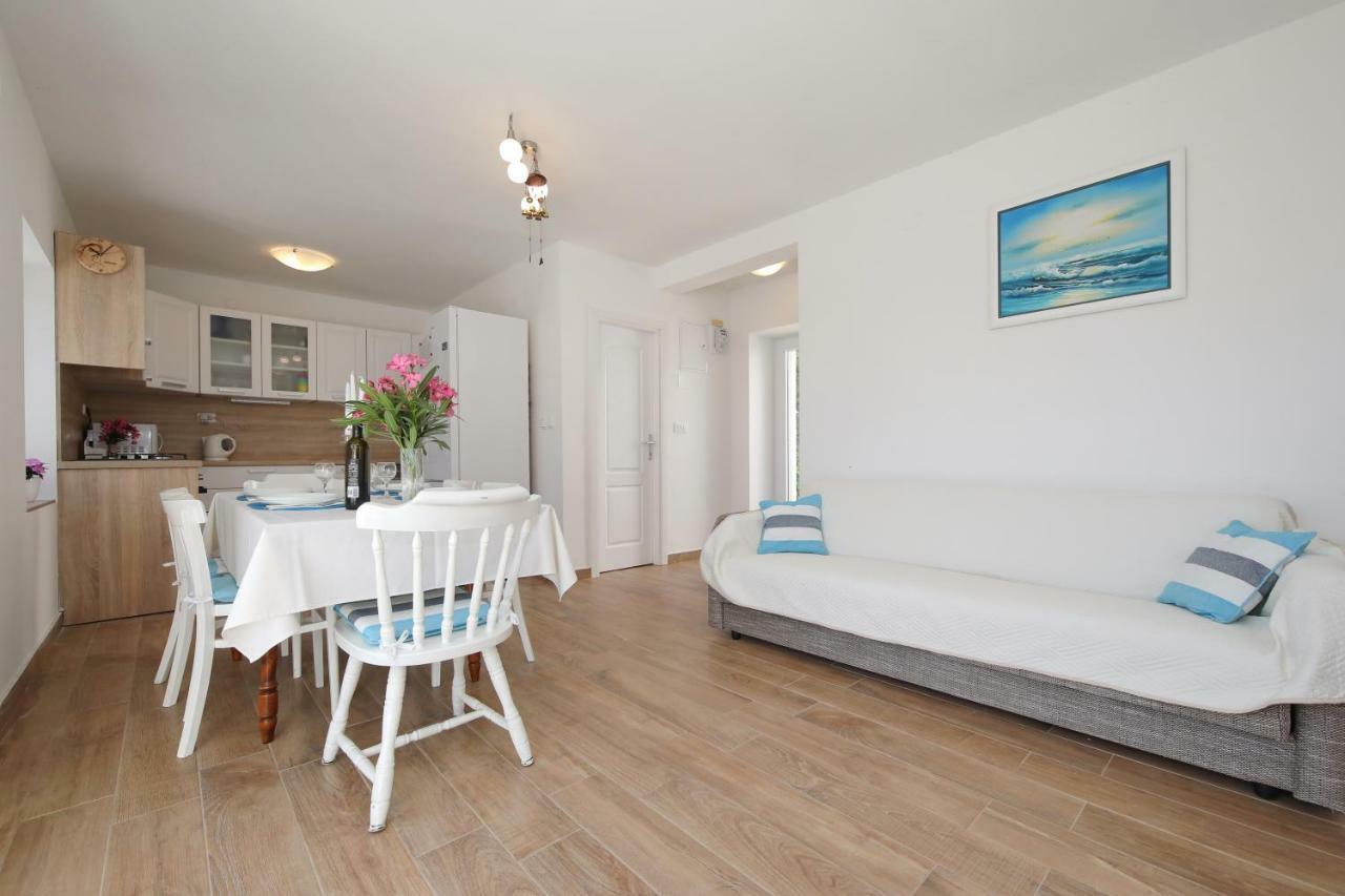 Holiday Home On Dugi Otok - Otok Brbinj ภายนอก รูปภาพ