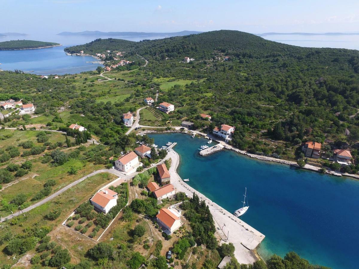 Holiday Home On Dugi Otok - Otok Brbinj ภายนอก รูปภาพ