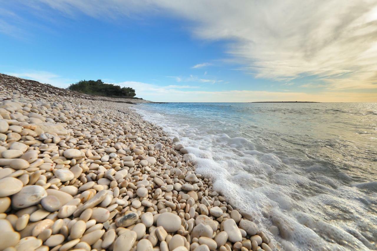 Holiday Home On Dugi Otok - Otok Brbinj ภายนอก รูปภาพ